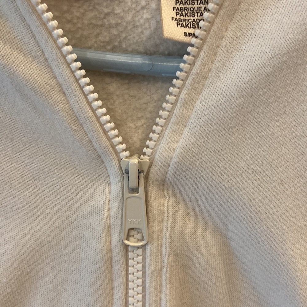 Levi’s zip up - Picture 3 of 5